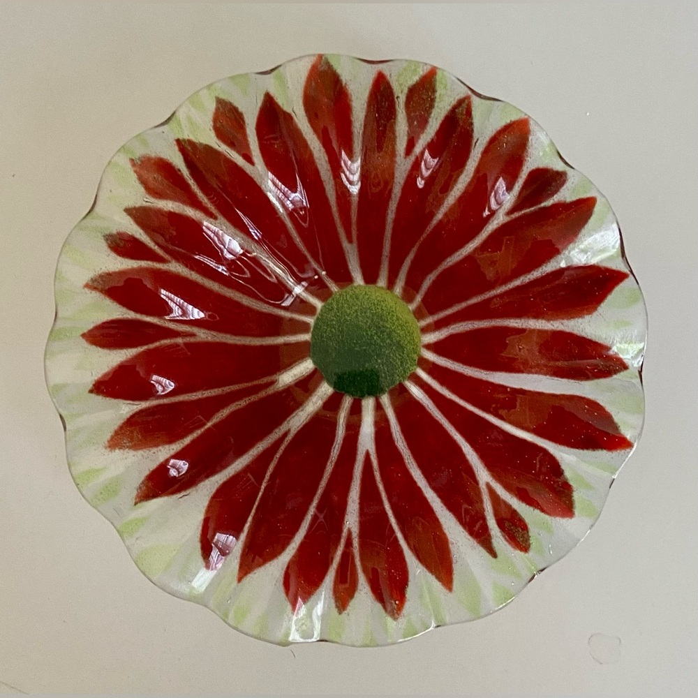 🔴 SYDENSTRICKER FUSED GLASS RED DAISY BOWL DISH 🔴